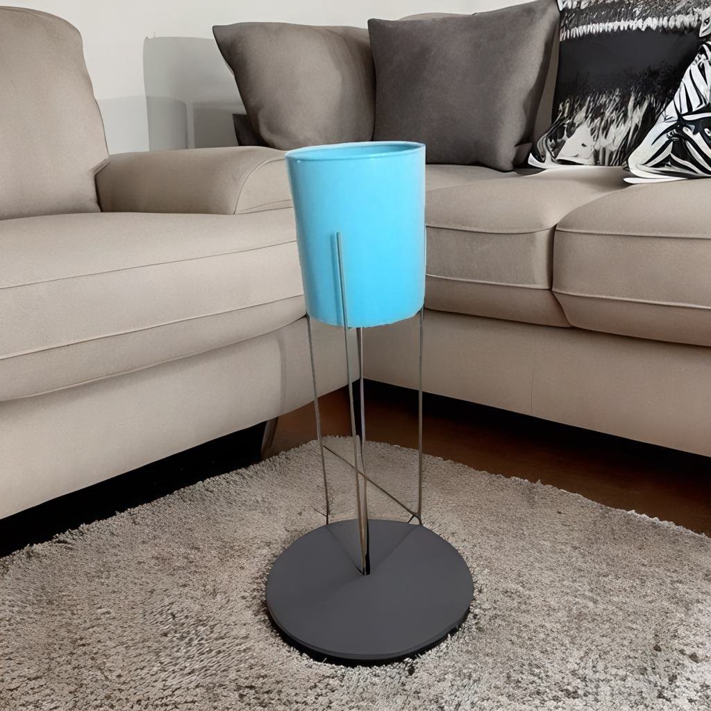Adore Iron planter with golden stand - Adore & Décor