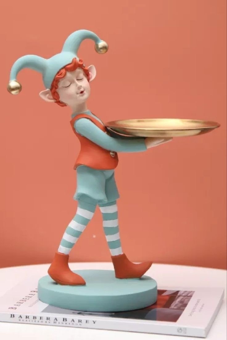 Adore Plate holder decor figurine(with plate) - Adore & Décor