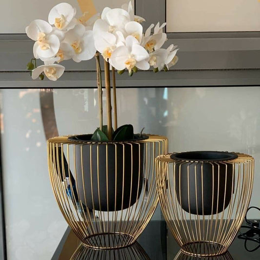 Adore Metal pot with golden stand Adore and decor