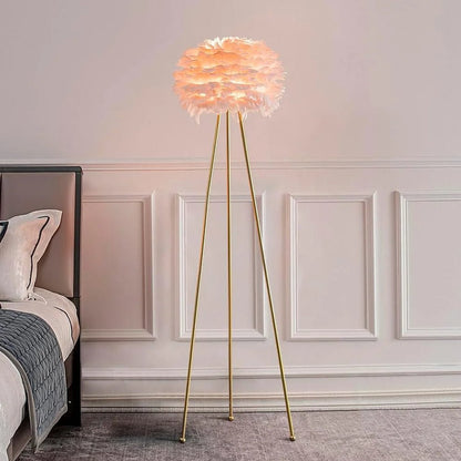 Adore faux feather floor lamp - Adore & Décor