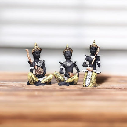 The singers group (set of 3)