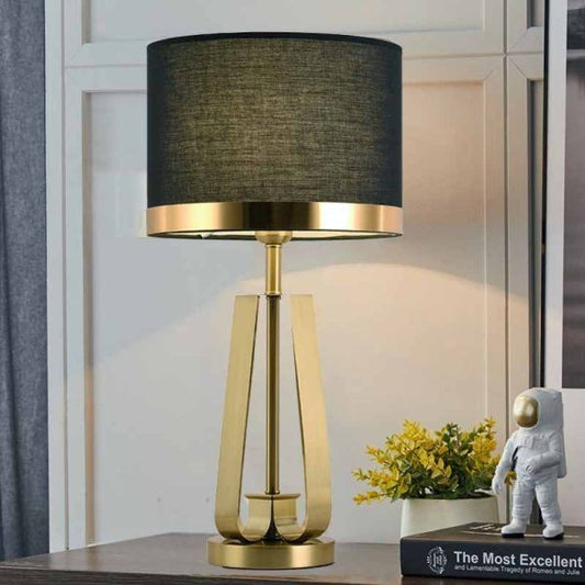 Adore Black swan table lamp