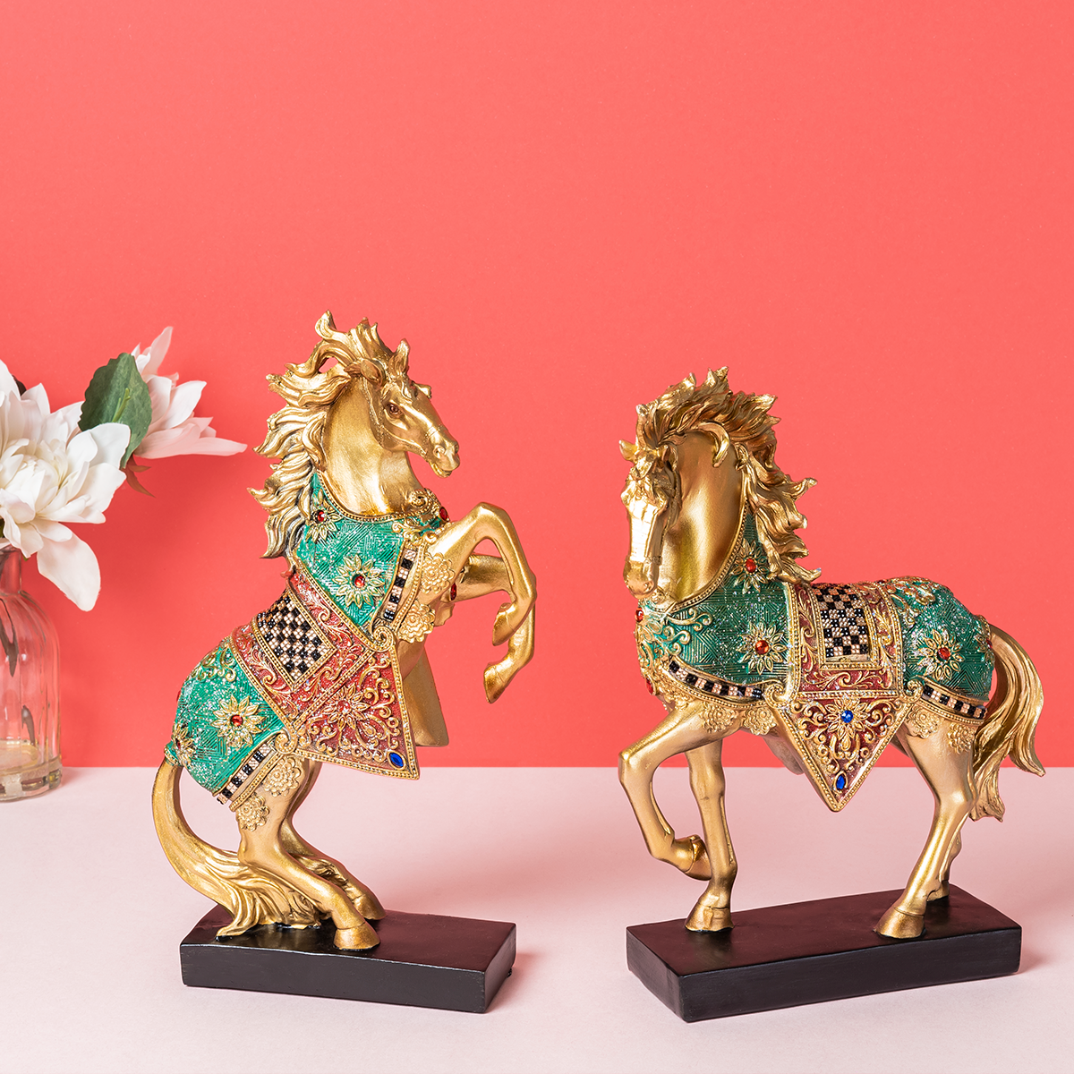 Adore royal chariot horse decor