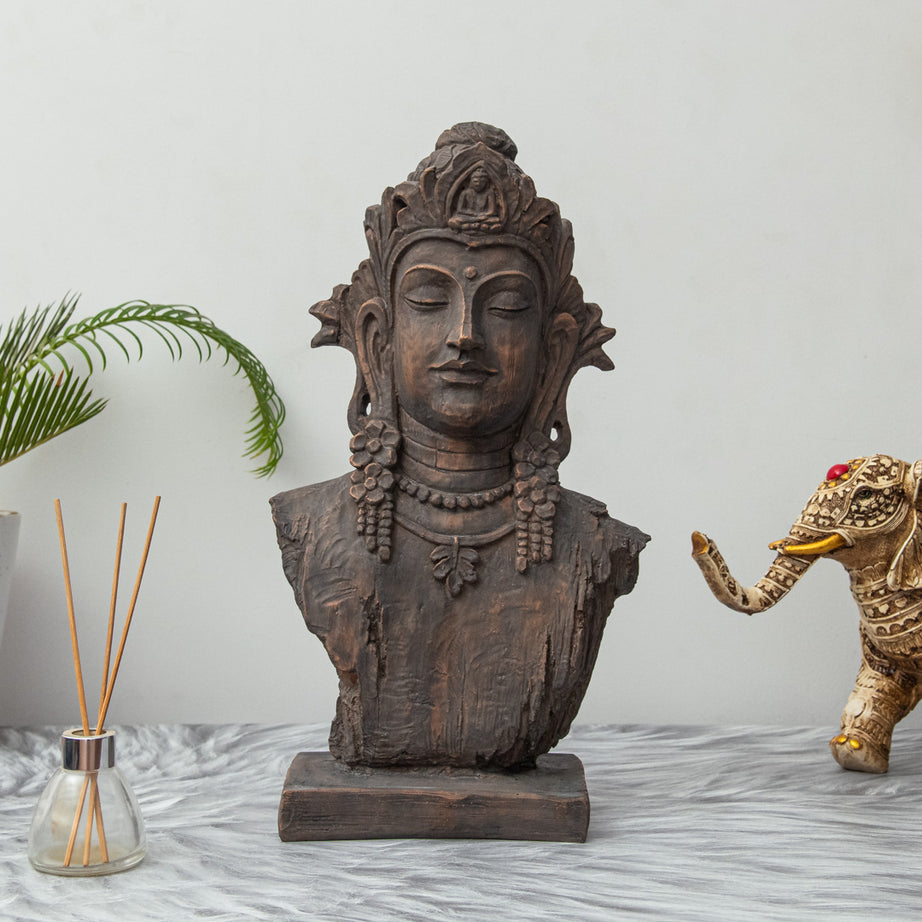 Adore vintage buddha statue