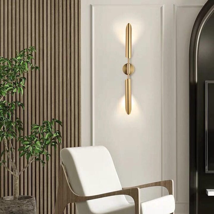 The sleek gold stud - Adore & Décor