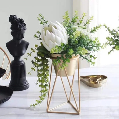 Adore Triangle big planter set of 3 - Adore & Décor